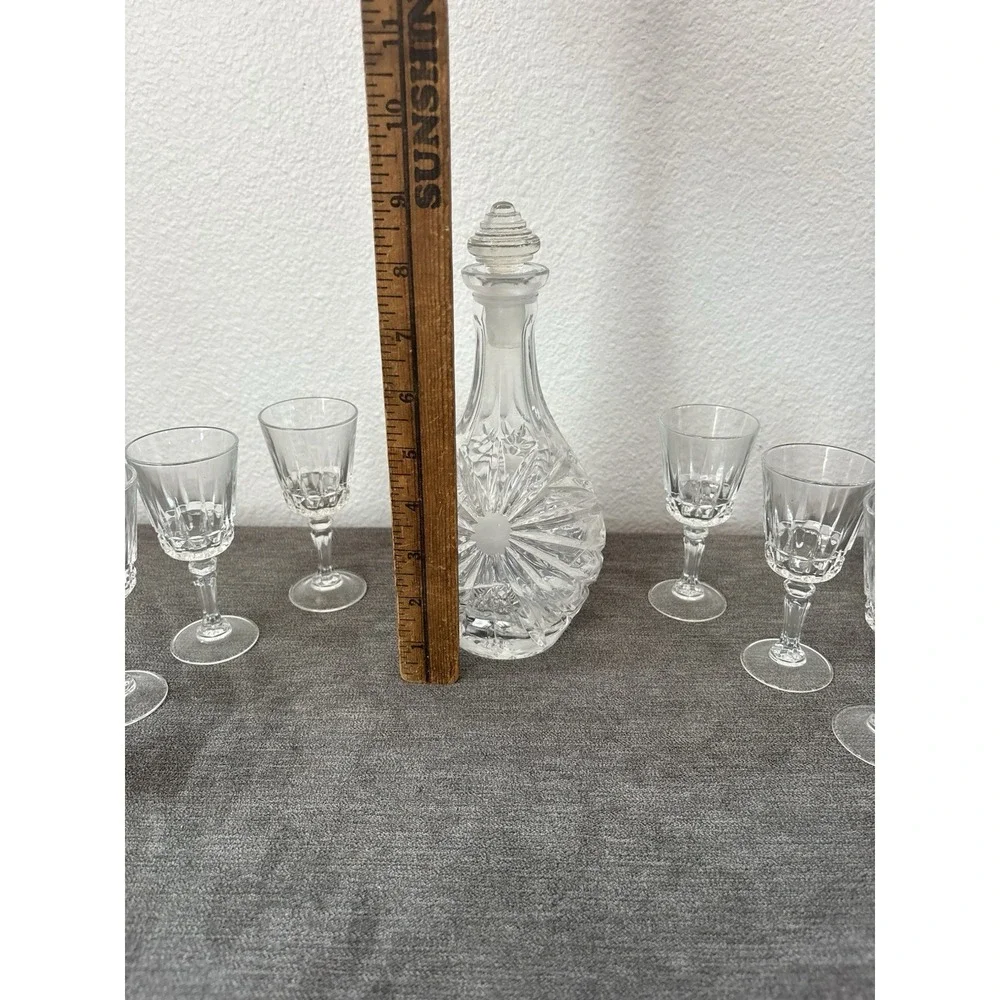 Vintage‎ Lead Crystal Decanter Starburst Flower With 8 Cut Glass Cups
